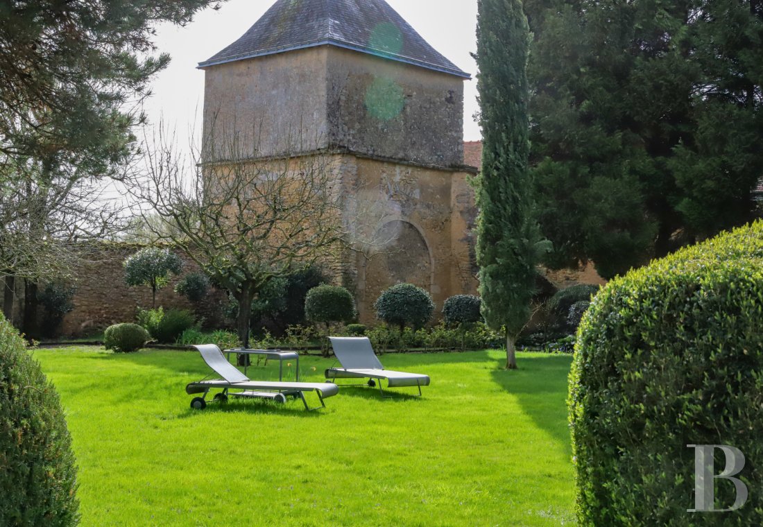 A former 11th century priory and its walled garden in Durtal, in Haut-Anjou - photo  n°34